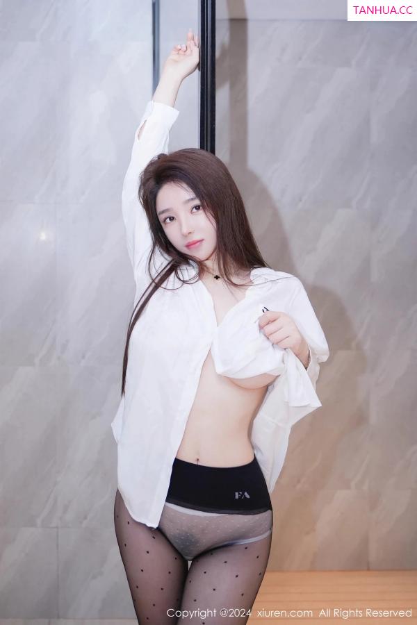   [XiuRen]高清写真图 2024.03.06 No.8184 雨儿酱eve 丰满性感第18张图片